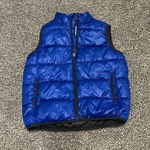 Boys Old Navy Puffer Vest Size Small (6/7)